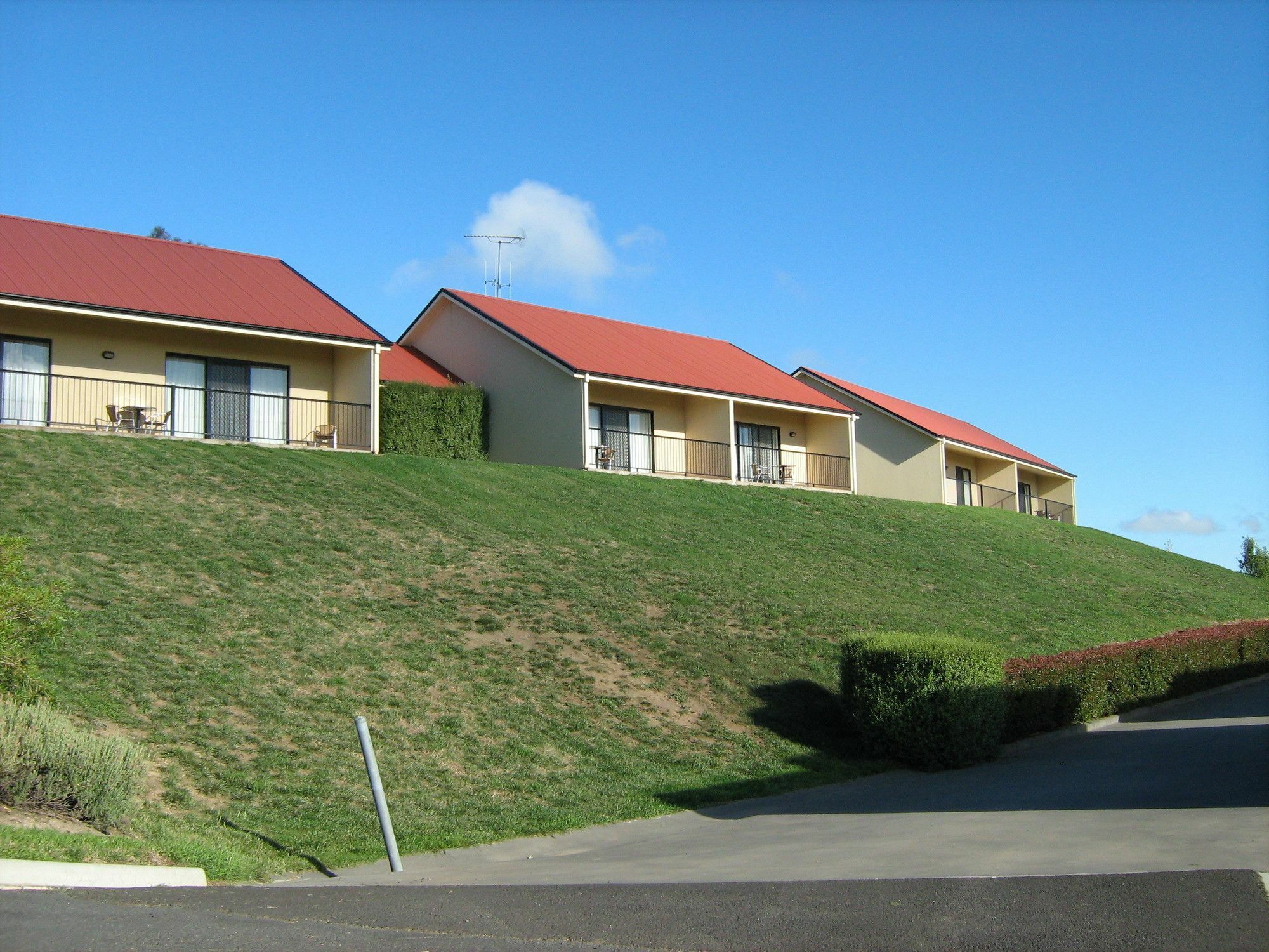 Turners Vineyard Motel Orange Exterior photo